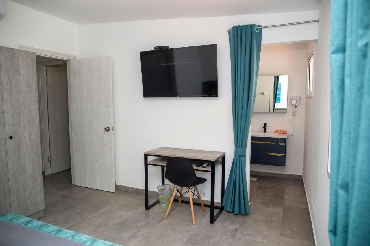 Hotel Oasis-Dream Holidays - La Petite France 샌버나디노 외부 사진