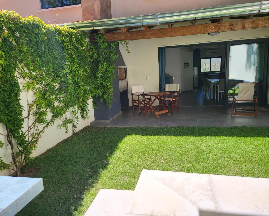 Hotel Oasis-Dream Holidays - La Petite France 샌버나디노 외부 사진