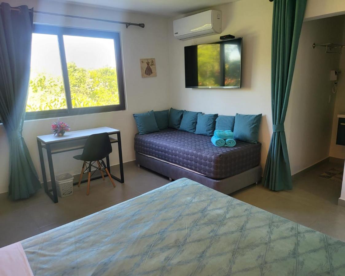 Hotel Oasis-Dream Holidays - La Petite France 샌버나디노 외부 사진