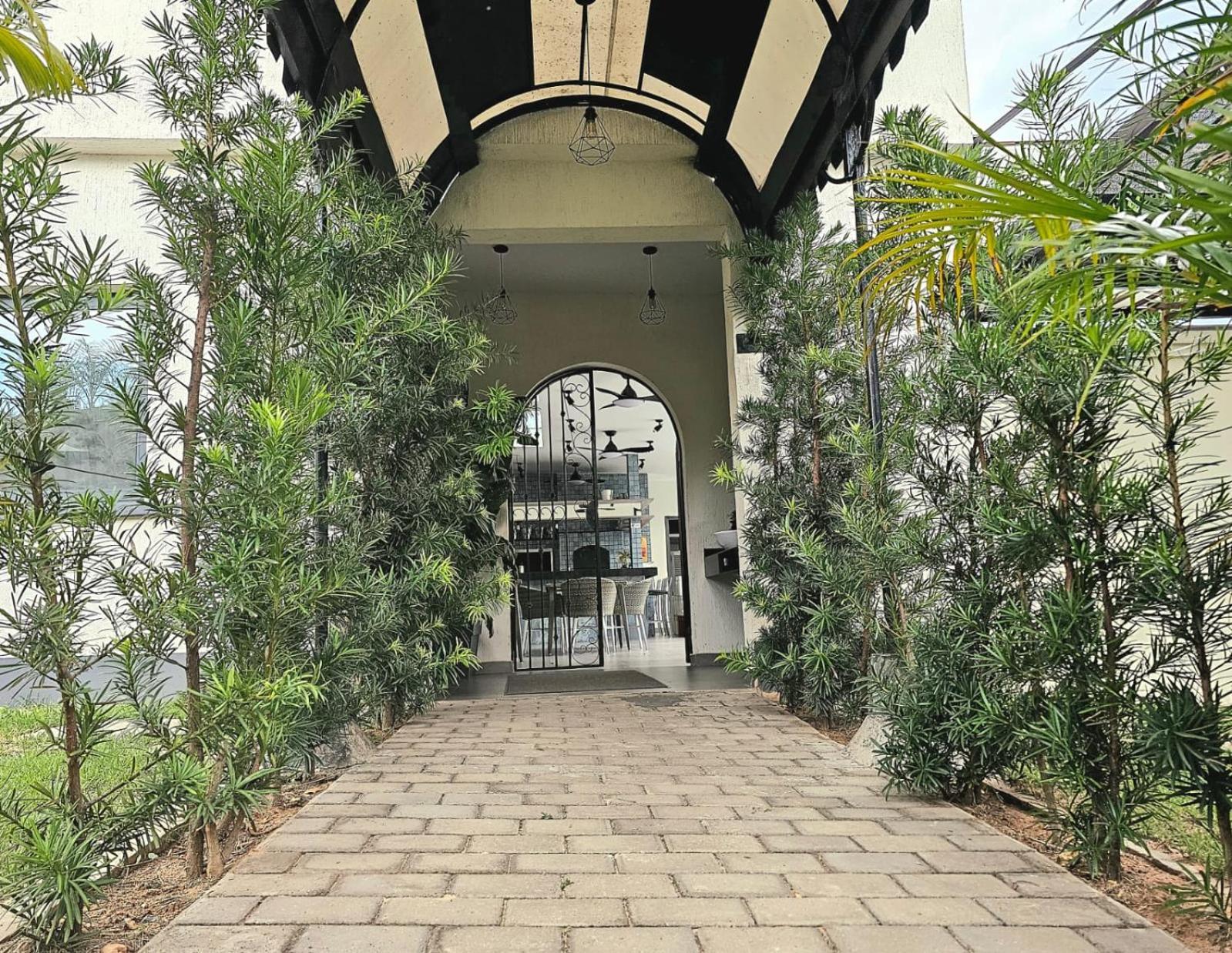 Hotel Oasis-Dream Holidays - La Petite France 샌버나디노 외부 사진