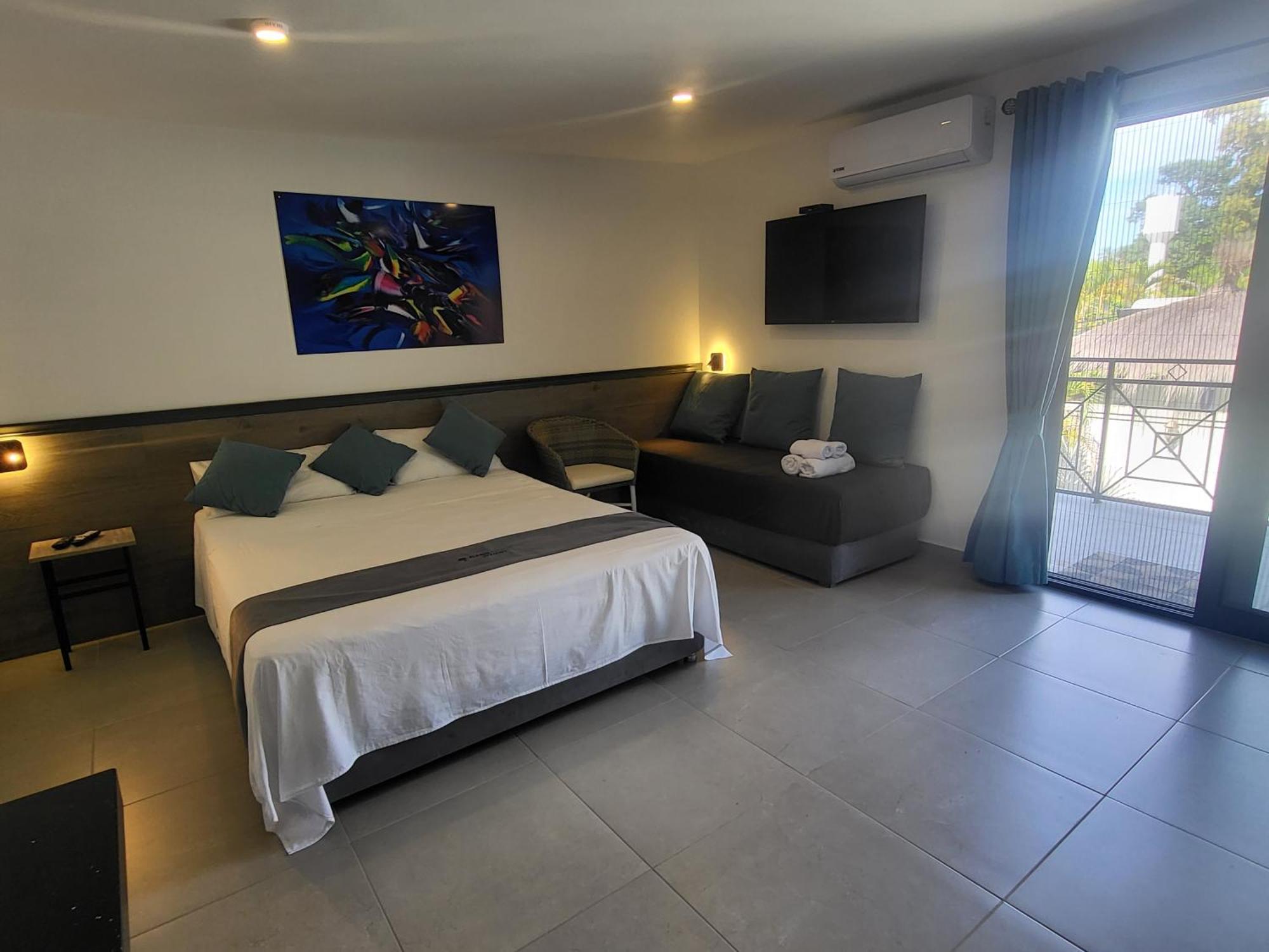 Hotel Oasis-Dream Holidays - La Petite France 샌버나디노 외부 사진